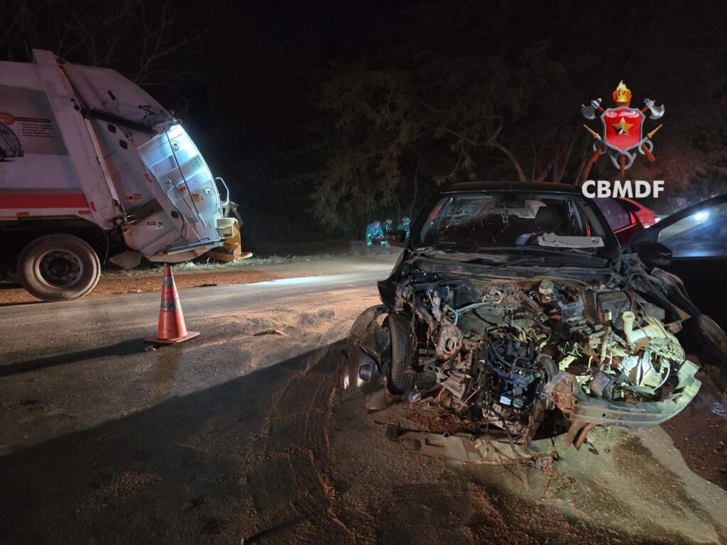 Acidente com três veículos deixa ferida na DF-440, em Sobradinho