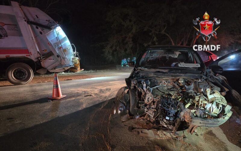 Acidente com três veículos deixa ferida na DF-440, em Sobradinho