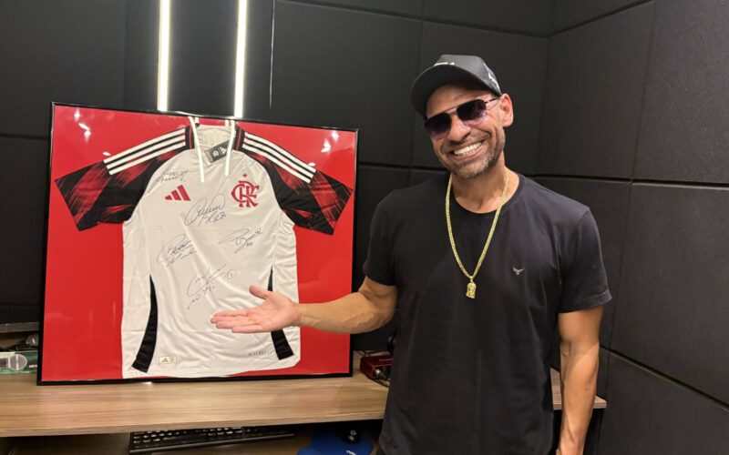 Camisa do Flamengo é rifada para construir casa de paciente com câncer