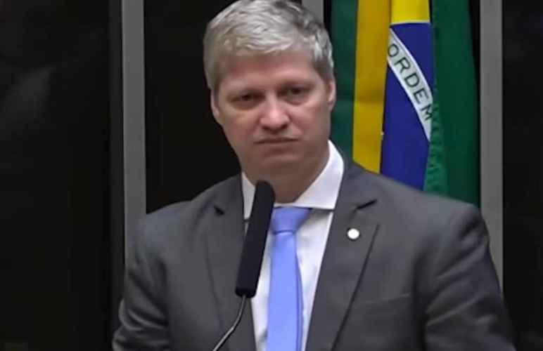 Deputado denuncia intimidação de general e pede processo