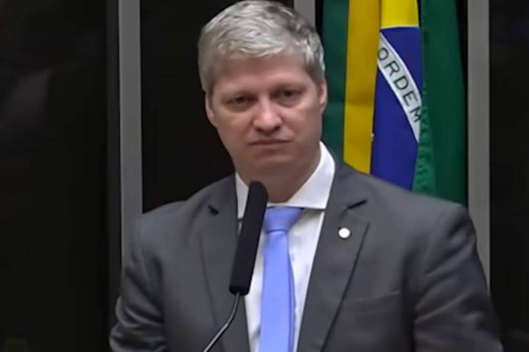 Deputado denuncia intimidação de general e pede processo