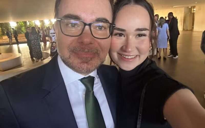Diplomata chora morte de filha atropelada em Ipanema: 'Era um anjo