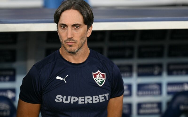 Fluminense empata com Vitória e perde chance de encostar no líder