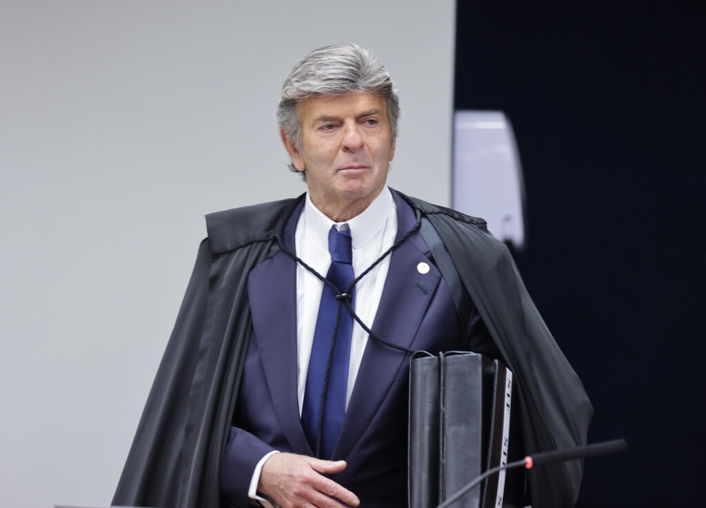 Fux acompanha Cármen e vota contra redução de inelegibilidade