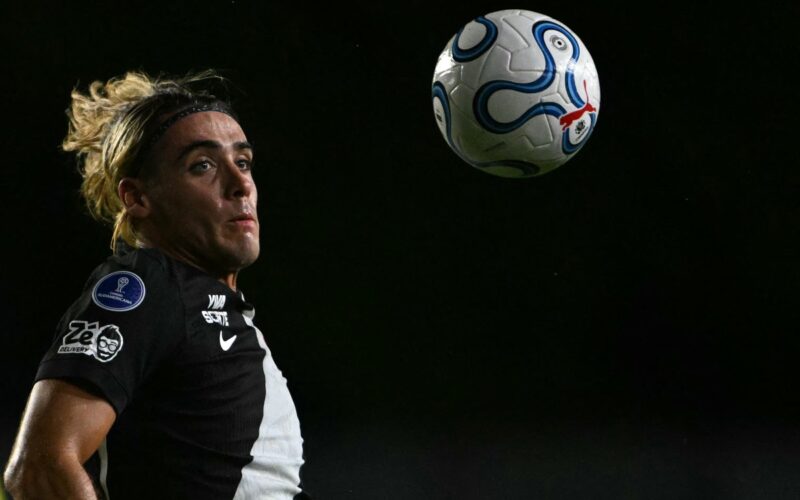 Vasco perde de 3 a 0 para o Bragantino e torcida ataca Renato Gaúcho