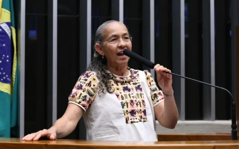 Heloísa Helena se despede da Câmara com discurso emocionado