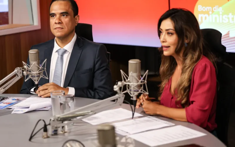 Ministro anuncia R$ 1 bi em crédito para impulsionar turismo