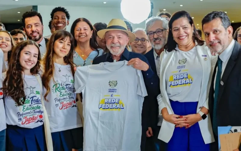 Lula premia 682 alunos da OBMEP no Rio