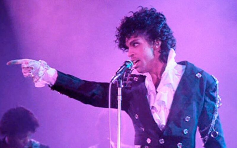 Prince ganha disco póstumo "Timeless" com 10 inéditas