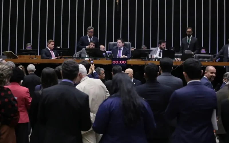 Big techs usam PL das Fake News para barrar regulação de mercado