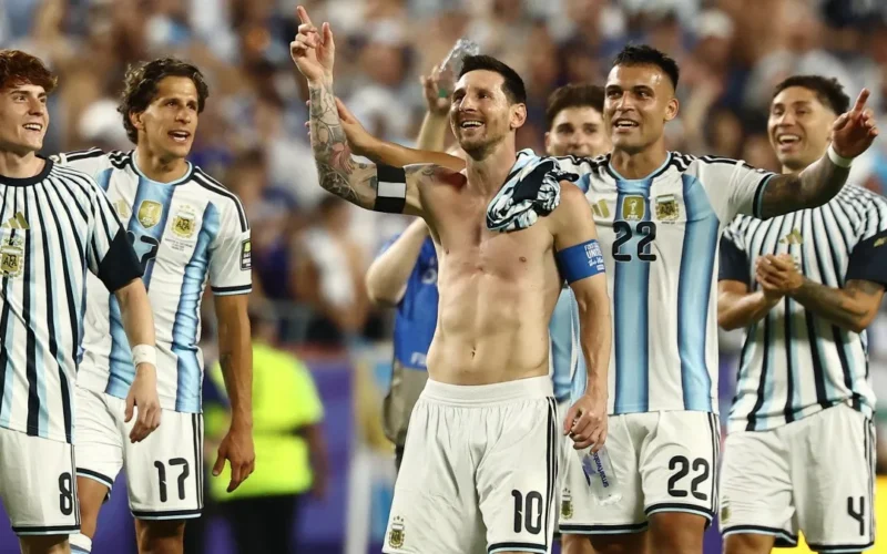 Argentina vence Suíça na prorrogação e enfrenta Inglaterra na semi
