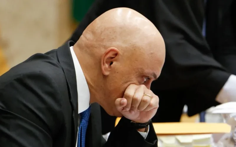 Moraes autoriza Braga Netto a fazer cursos EAD e ler para reduzir pena