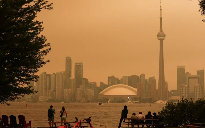 Fumaça de incêndios no Canadá cobre EUA e afeta saúde