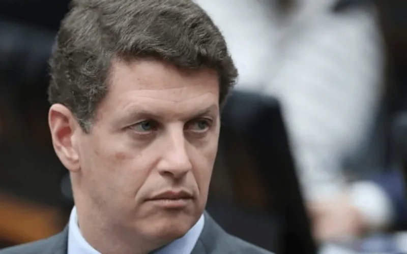 TRE manda tirar vídeo de Salles contra André do Prado