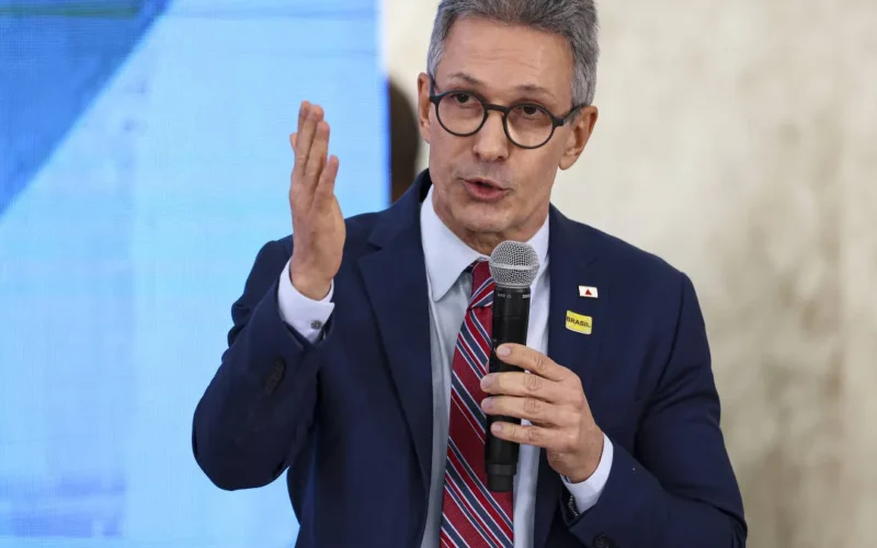 Zema defende voto impresso para complementar urna eletrônica