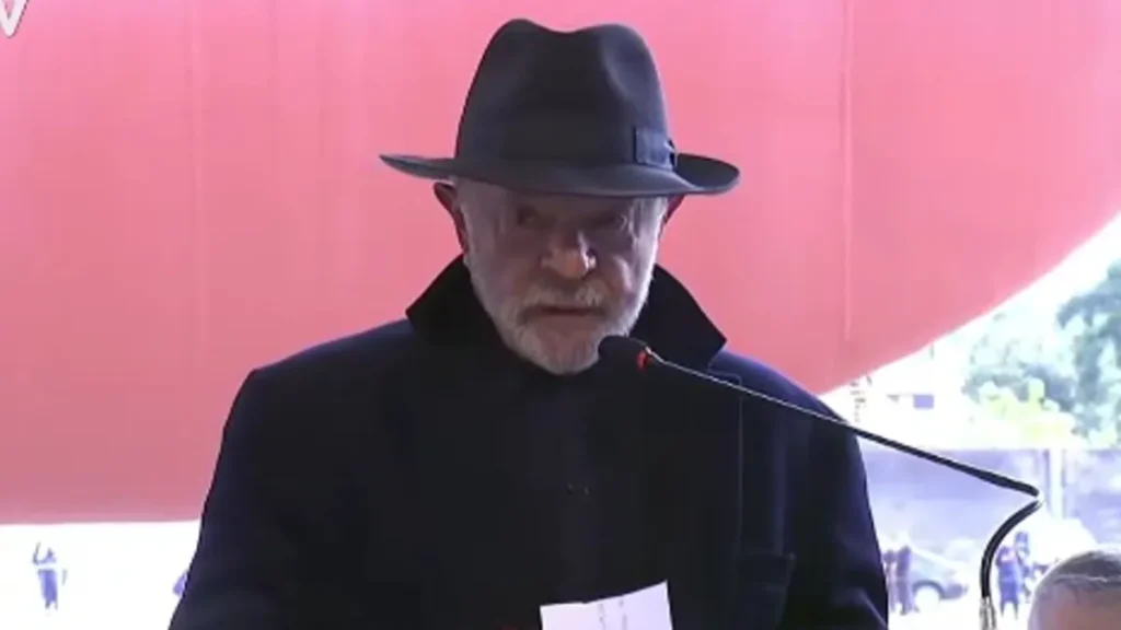 Band avalia adiar debate para garantir presença de Lula