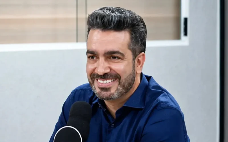 Pré-candidato promete iPhone grátis para curso de empreendedorismo