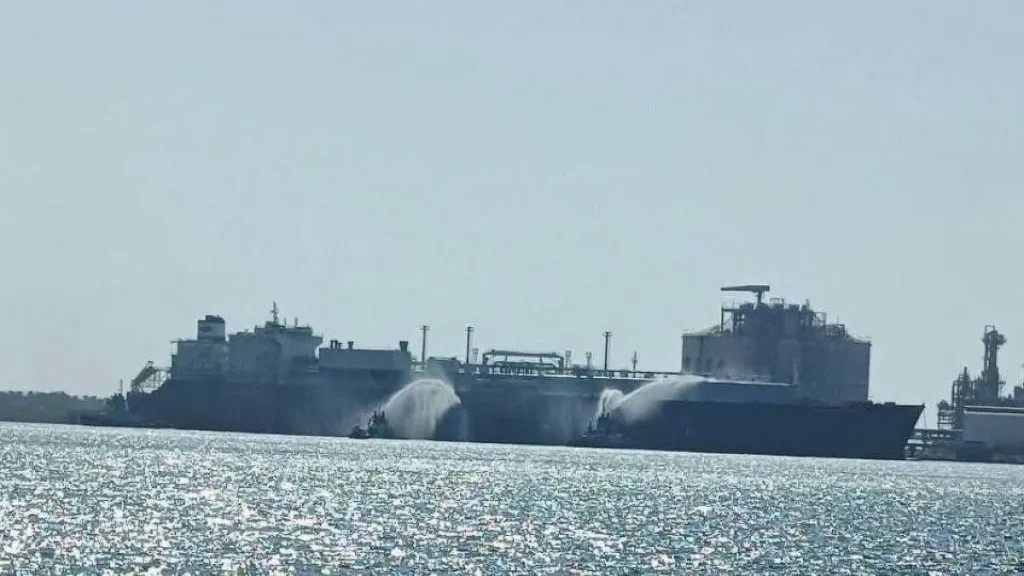 Drones atingem navio dos EUA em terminal de gás no Egito