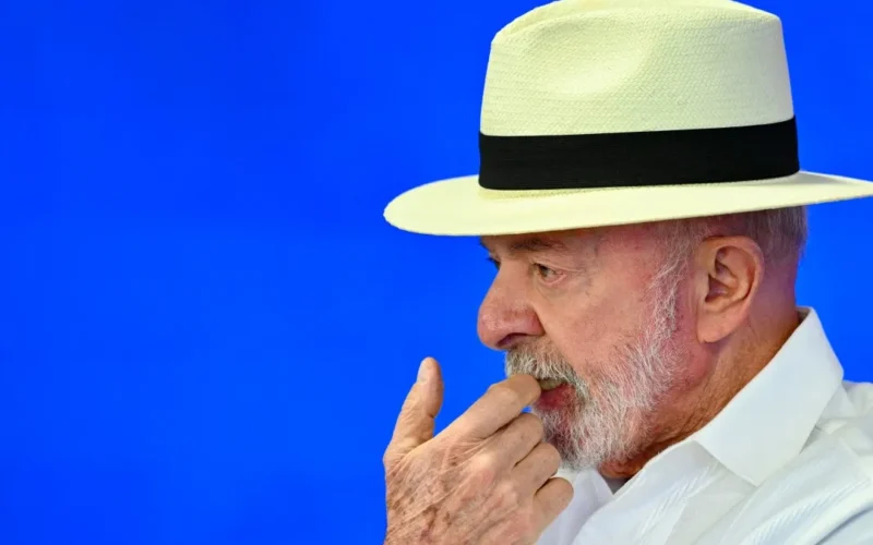 TRE-SP multa Lula em R$ 15 mil por propaganda eleitoral antecipada