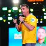 Flávio Bolsonaro diz que aceitará resultado das urnas e critica TSE