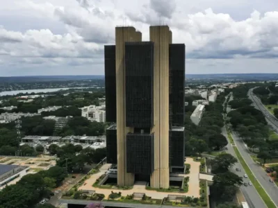 Copom corta Selic em 0,25 ponto e taxa cai para 14% ao ano