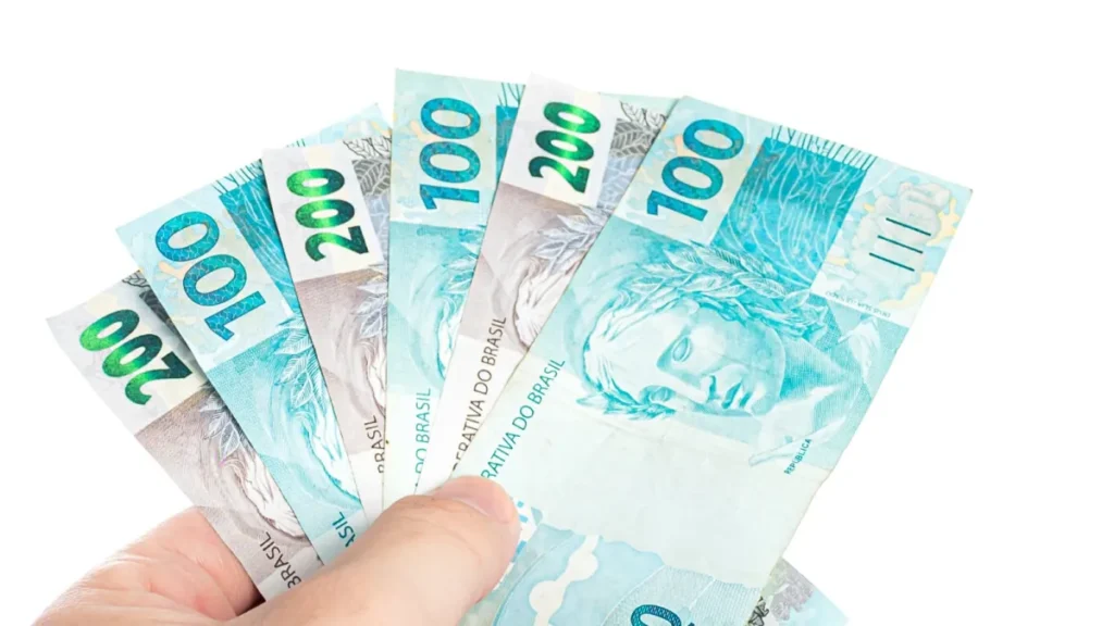 Bancos veem piora no crédito e apertam empréstimos com alta de calotes