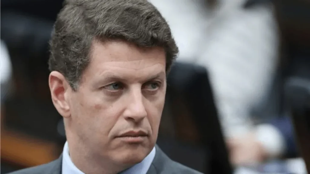Salles confirma troca de suplente e D'Ávila entra na chapa ao Senado