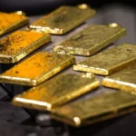 Ouro fecha em alta com foco no Fed e supera petróleo