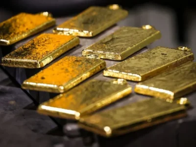 Ouro fecha em alta com foco no Fed e supera petróleo