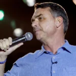 Flávio critica Lula por tarifaço e diz que presidente 'se apequenou